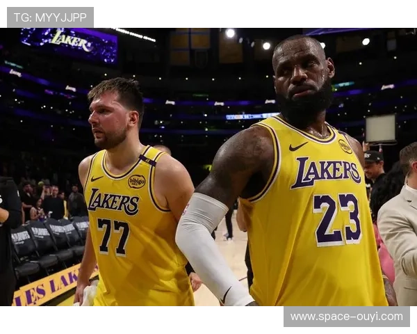 詹姆斯2026年末节三项关键数据领跑全联盟，湖人老将展现统治力